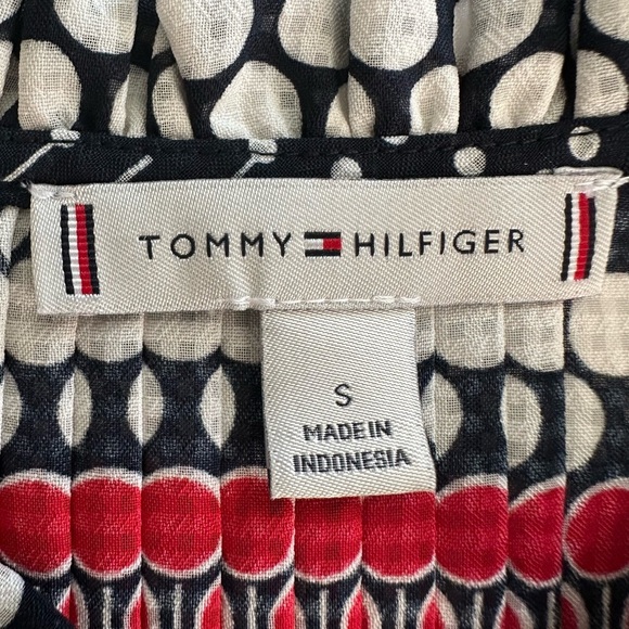 Tommy Hilfiger Black and White Relaxed Blouse with Mandarin Collar (749) - Picture 12 of 14